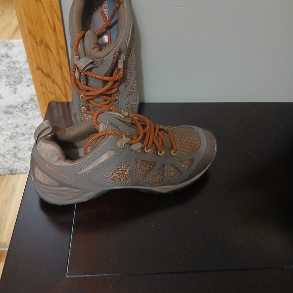 Merrell Brown Winter Boots - Picture 1 of 4
